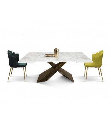 Tavolo Allungabile con Base in Metallo Bronzo e Piano in Ceramica Bianco Arabesco