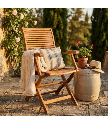 Poltrona RIVIERA con braccioli in legno di Acacia