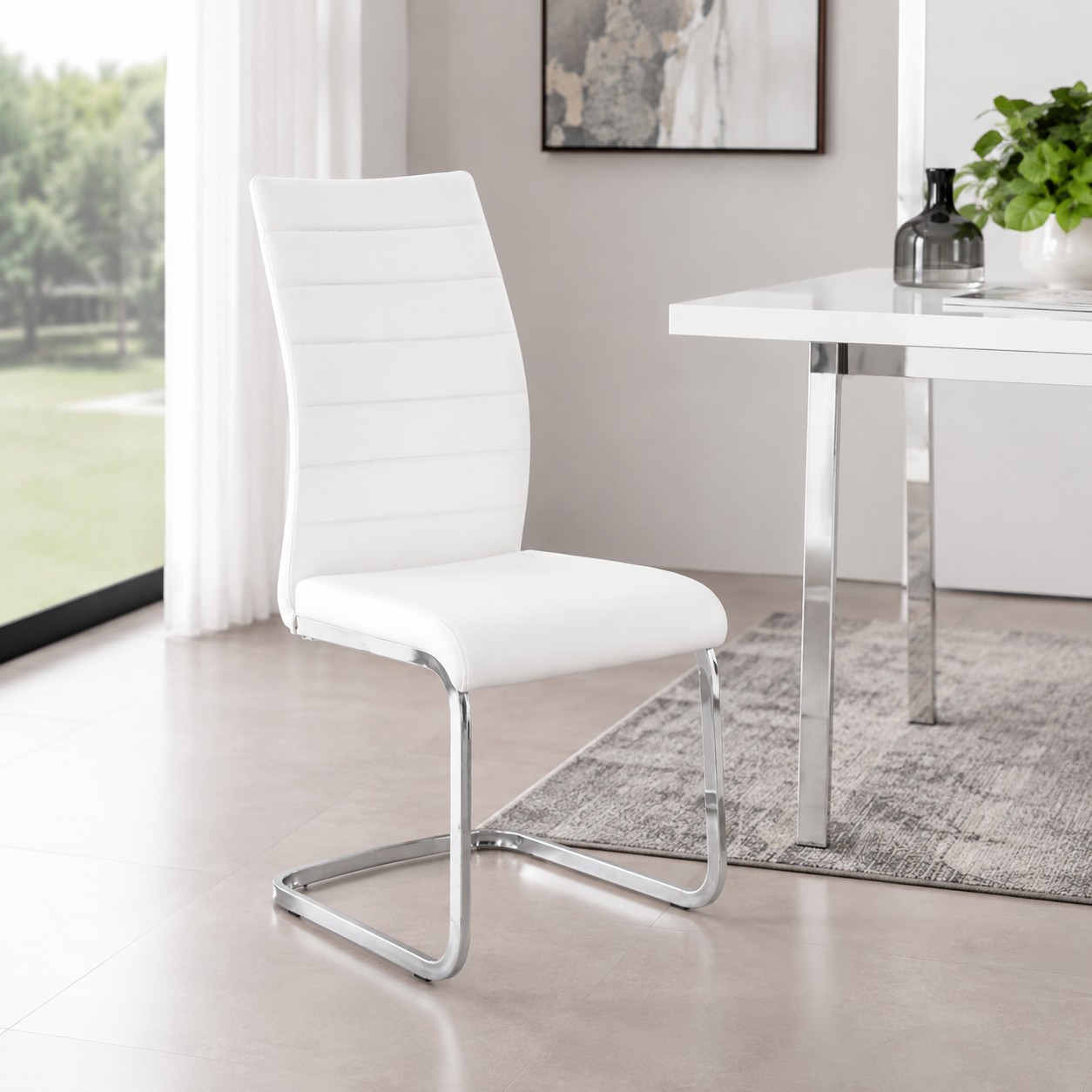 Sedia MYRA con rivestimento in ecopelle - Bianco