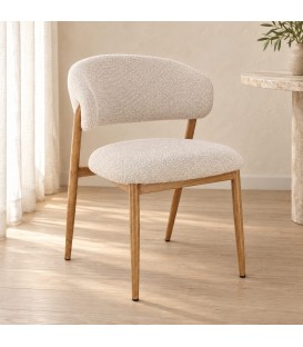 Sedia Cassandra naturale/lino – con rivestimento effetto bouclé ambientato