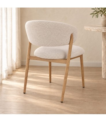 Sedia Cassandra naturale/lino – con rivestimento effetto bouclé in una seconda ambientazione