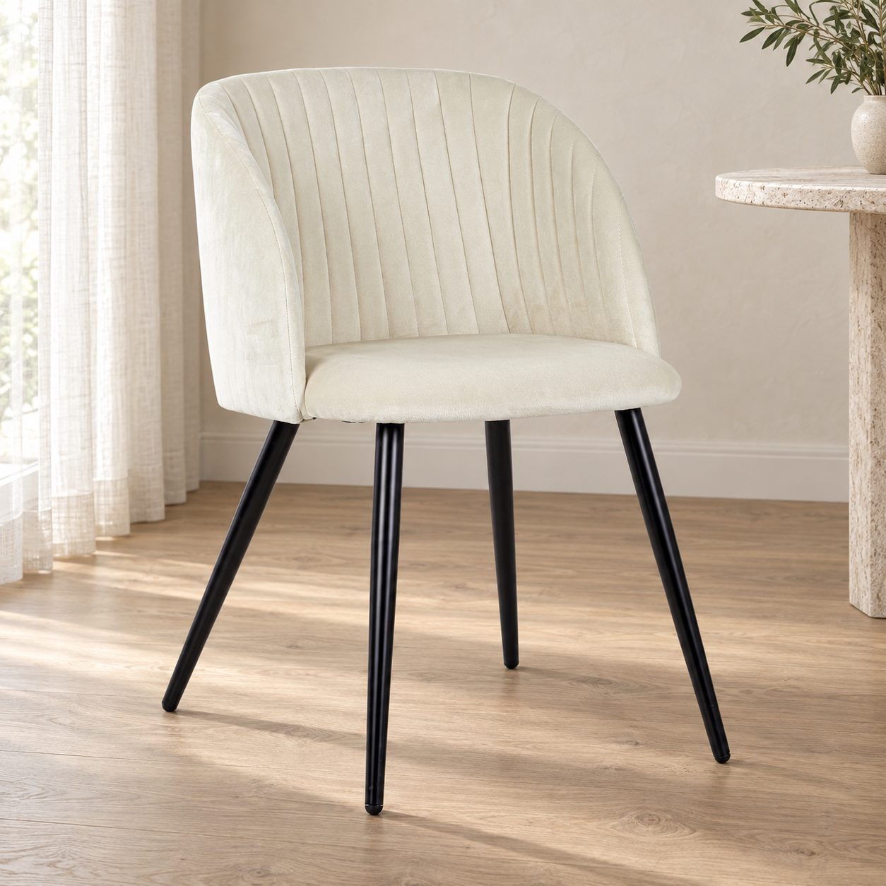 Sedia Queen velvet bianco – con rivestimento effetto velluto