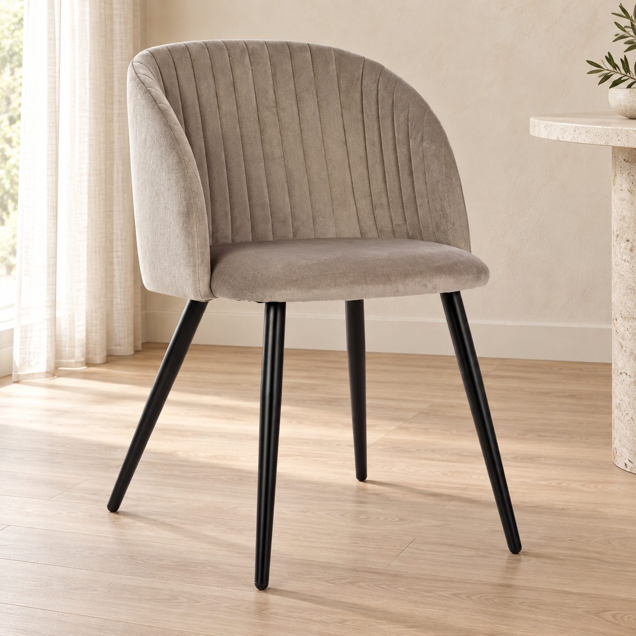 Sedia Queen velvet tortora – con rivestimento effetto velluto