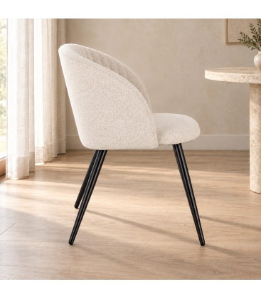 Sedia Queen avorio – con rivestimento effetto bouclé vista da un altra angolazione