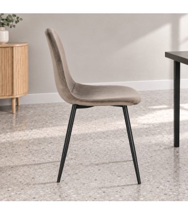 Sedia New Irelia nero/velluto tortora – con rivestimento in poliestere vista da un altra angolazione