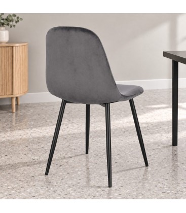 Sedia New Irelia nero/velluto grigio scuro – con rivestimento in poliestere in una seconda ambientazione
