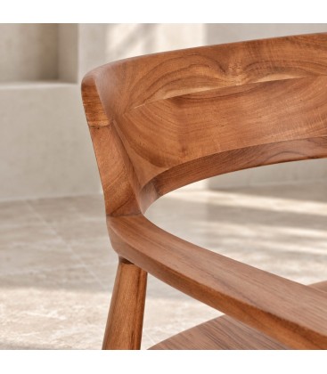 Dettaglio materiali e finiture di Sedia con braccioli Suzy – in legno di teak