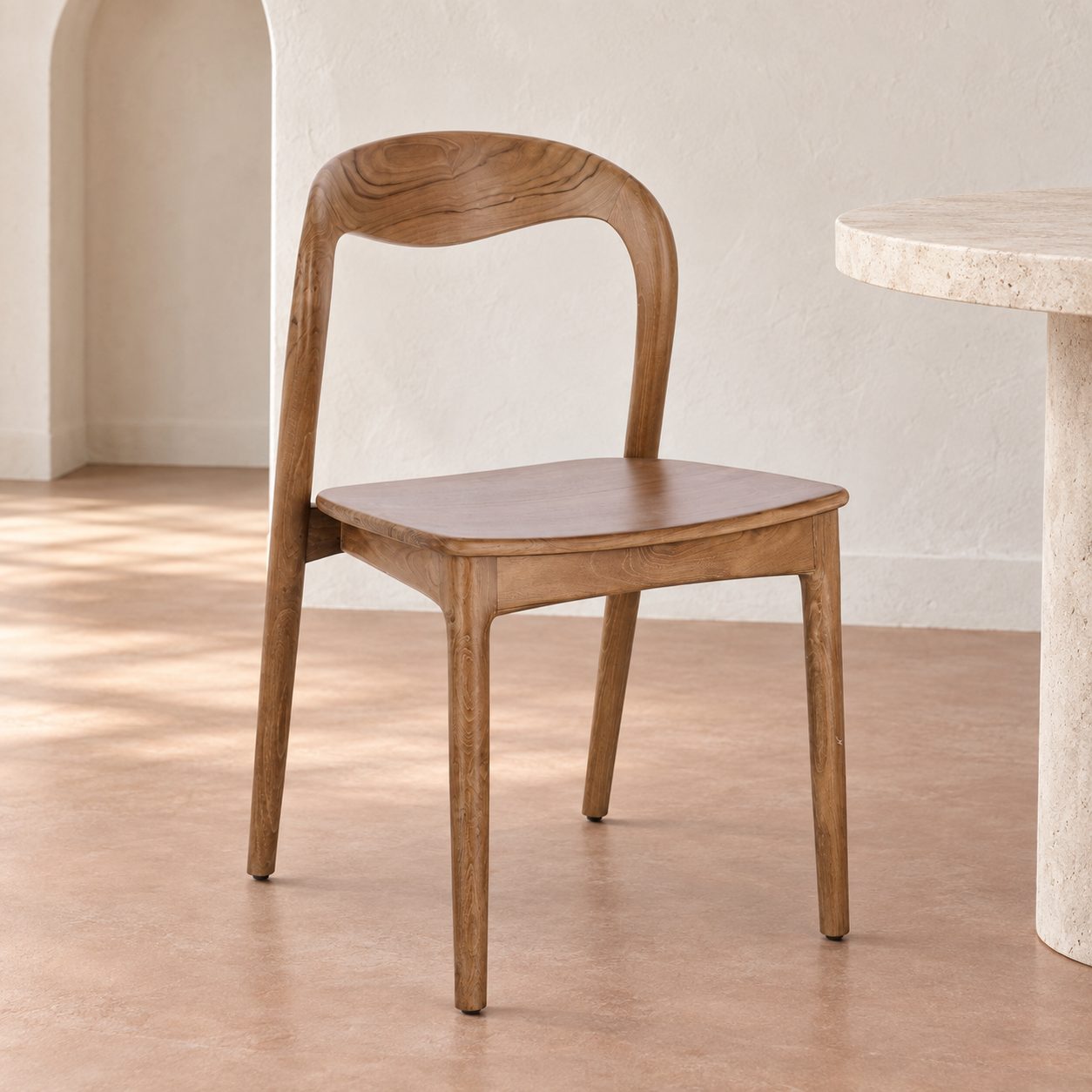Sedia Miley naturale – in legno di teak ambientato