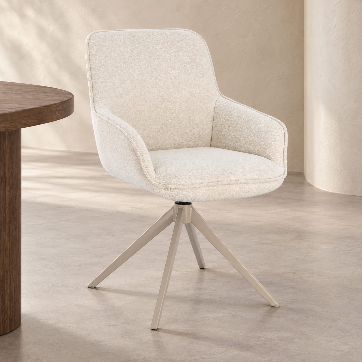 Sedia con braccioli Matilda moon – girevole a 360° ambientato