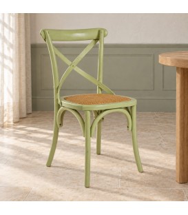 Sedia Cross verde – con struttura in legno di olmo ambientato