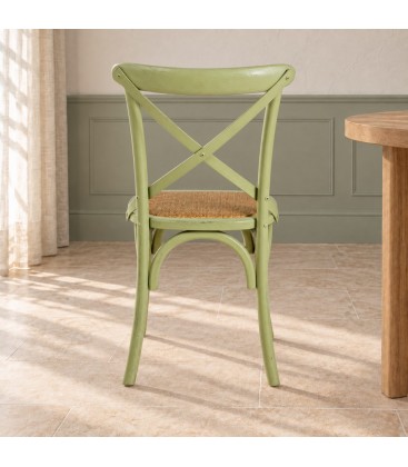Sedia Cross verde – con struttura in legno di olmo in una seconda ambientazione