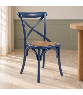 Sedia Cross blu – con struttura in legno di olmo ambientato