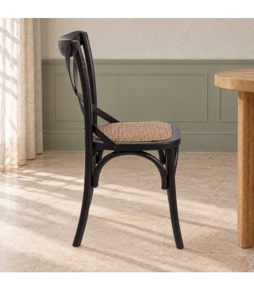 Sedia Cross nero – con struttura in legno di olmo vista da un altra angolazione