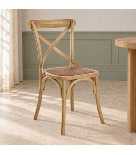 Sedia Cross marrone naturale – con struttura in legno di olmo ambientato