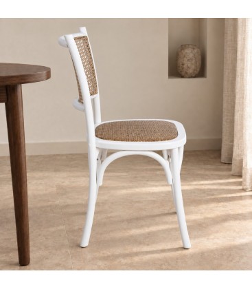 Sedia Carrel bianco – con struttura in legno di olmo in una seconda ambientazione