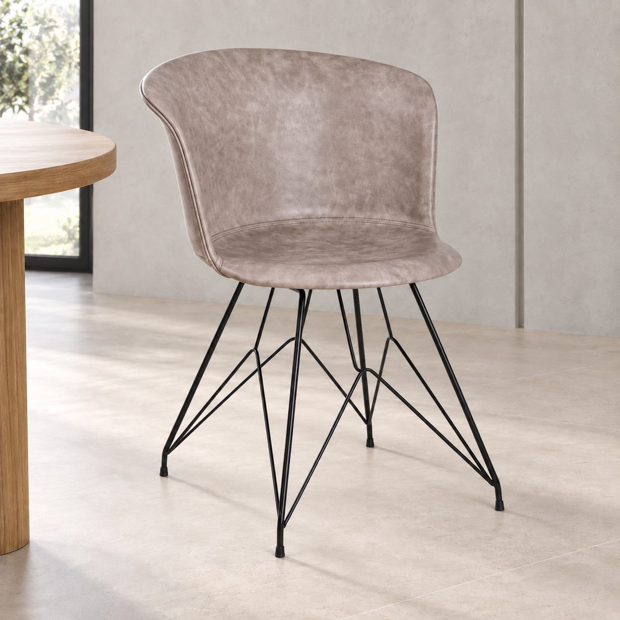 Sedia Loft nero PU beige vintage – con elementi in polipropilene