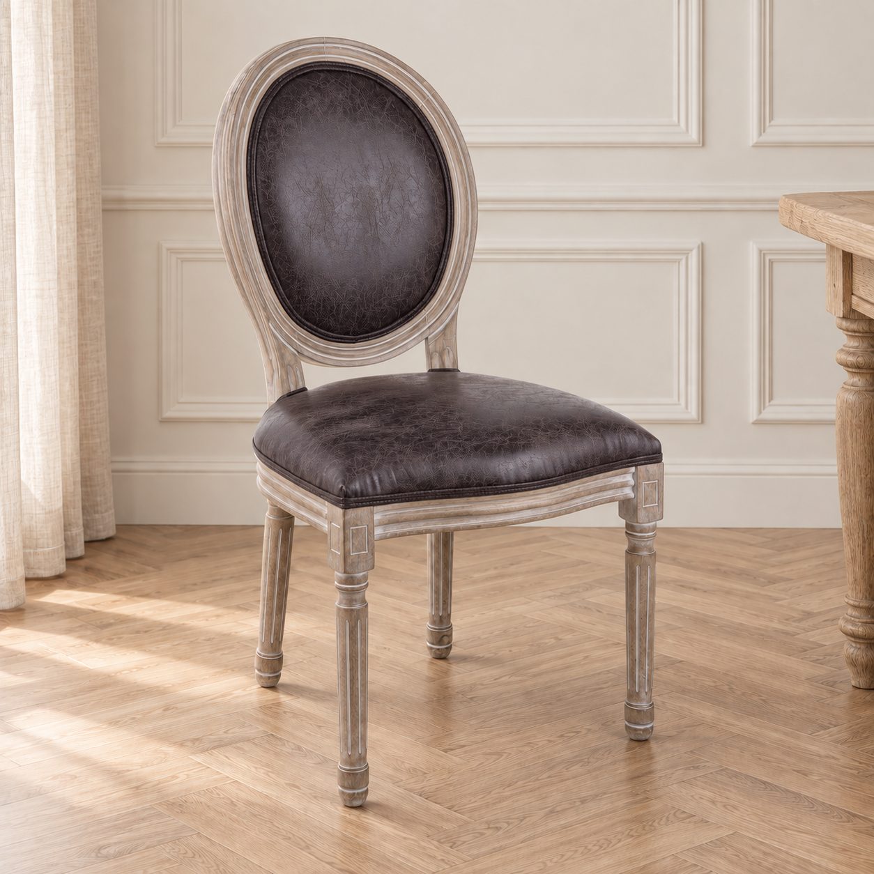 Sedia Mathilde dark – con rivestimento in poliestere ambientato