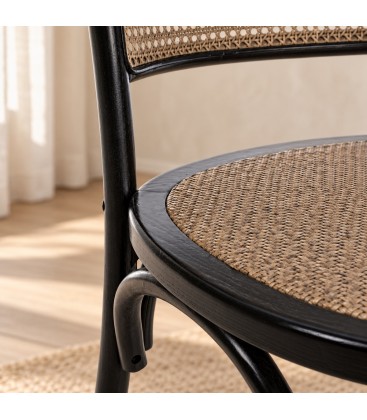 Sedia Carrel nero – con struttura in legno di olmo ambientato