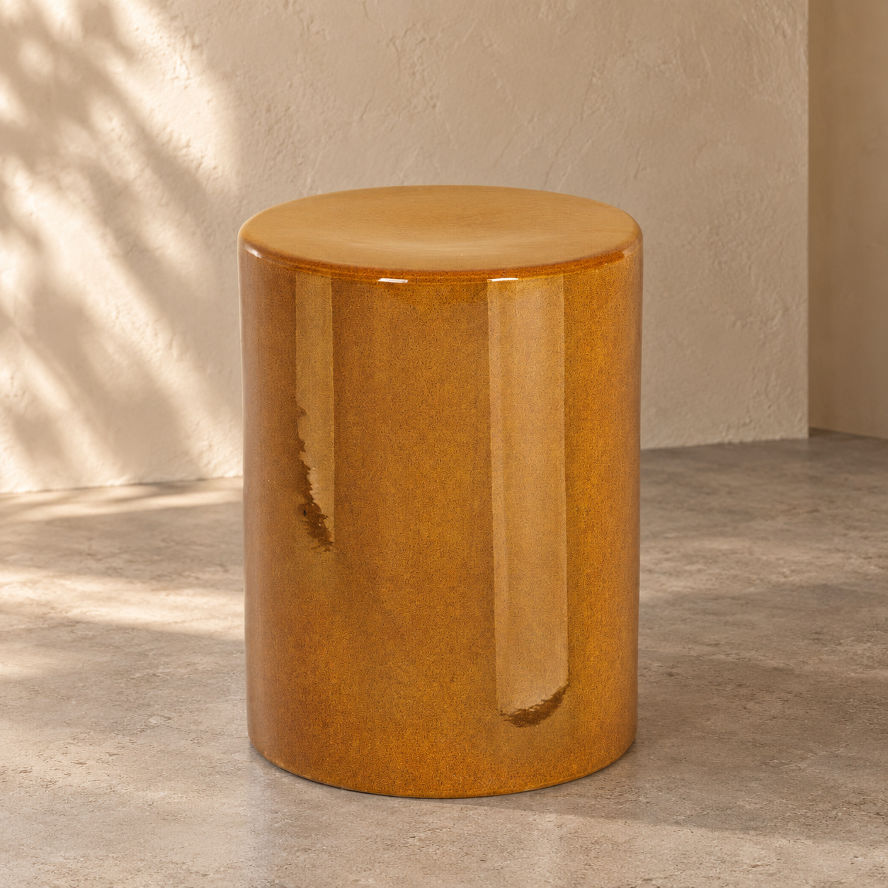 Tavolino decorativo Zalem senape altezza 43 cm in ceramica smaltata