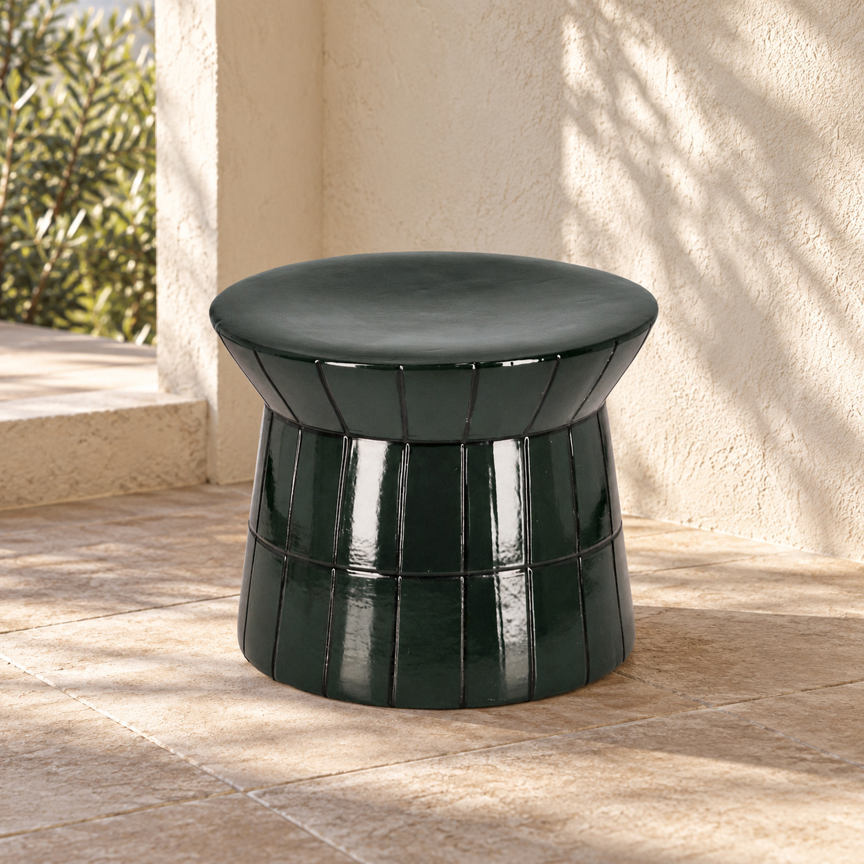 Tavolino decorativo Abbes tondo verde altezza 30 cm in terracotta smaltata