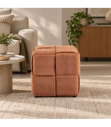 Pouf Orlyn quadrato intrecciato cognac altezza 40 cm con rivestimento effetto velluto