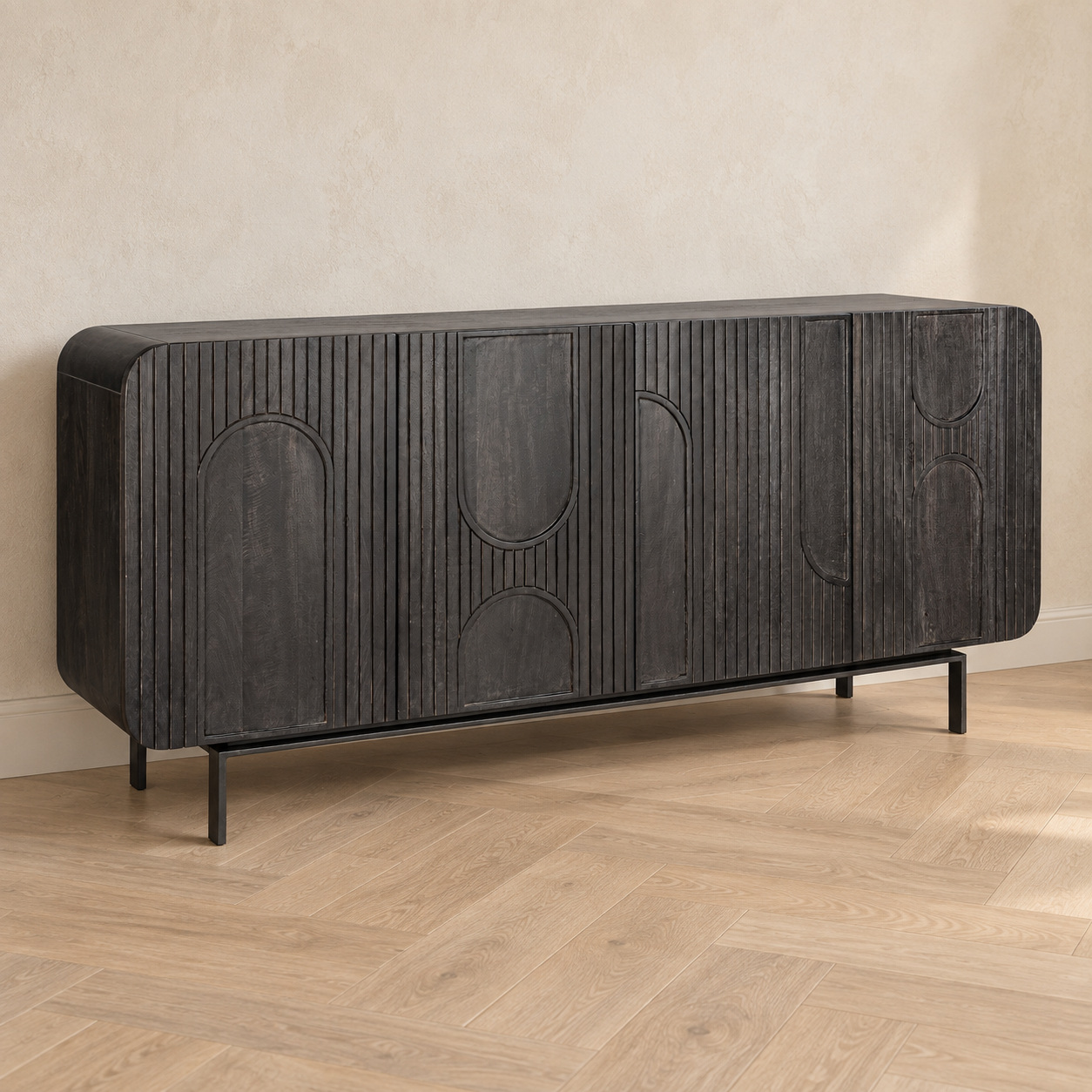 Credenza 4 ante Orissa nera in legno di mango