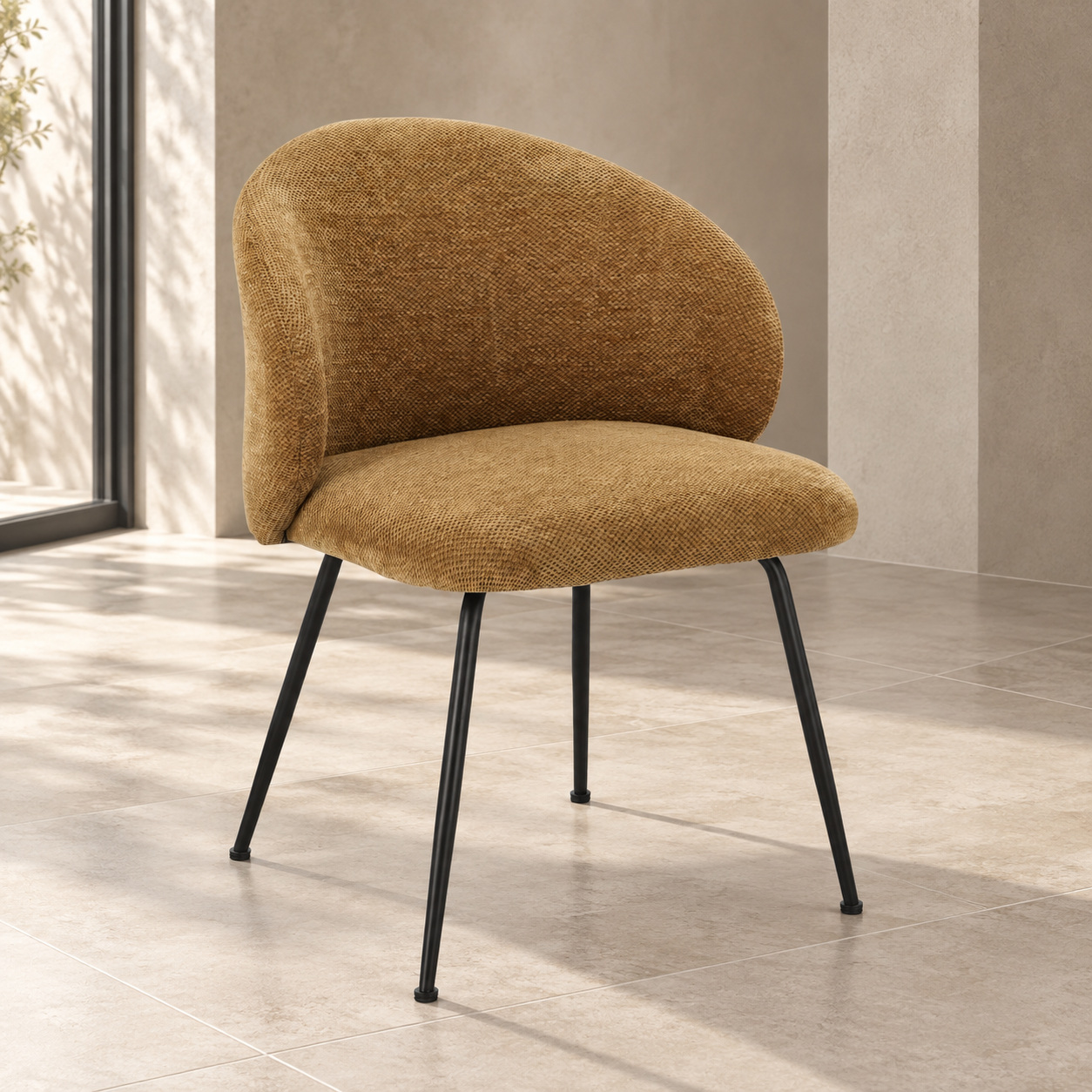 Sedia Gesien ocra con rivestimento in poliestere