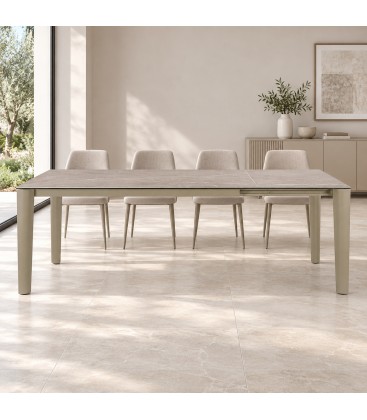 Tavolo allungabile Asiri beige con piano effetto travertino