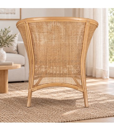 Poltrona Adelfa in rattan con cuscino sfoderabile ambientazione con arredi