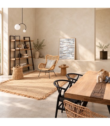 Poltrona Casilda con struttura in rattan ambientazione con arredi