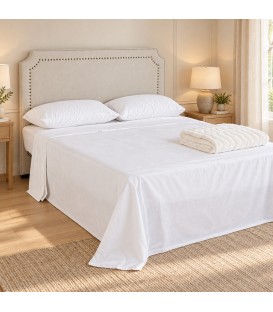 Testiera letto Zenda naturale con piedini in legno di pino ambientazione con arredi