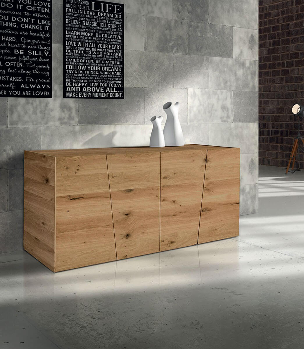 Credenza in rovere nodato spazzolato