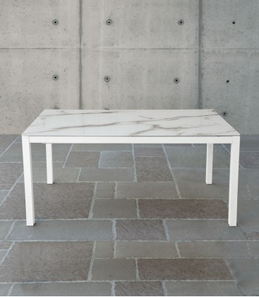 Tavolo Rettangolare Allungabile Base metallo e in Piano in vetro effetto pietra