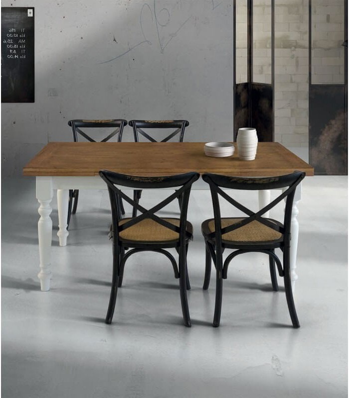Tavolo quadrato con gambe in legno massello Versus