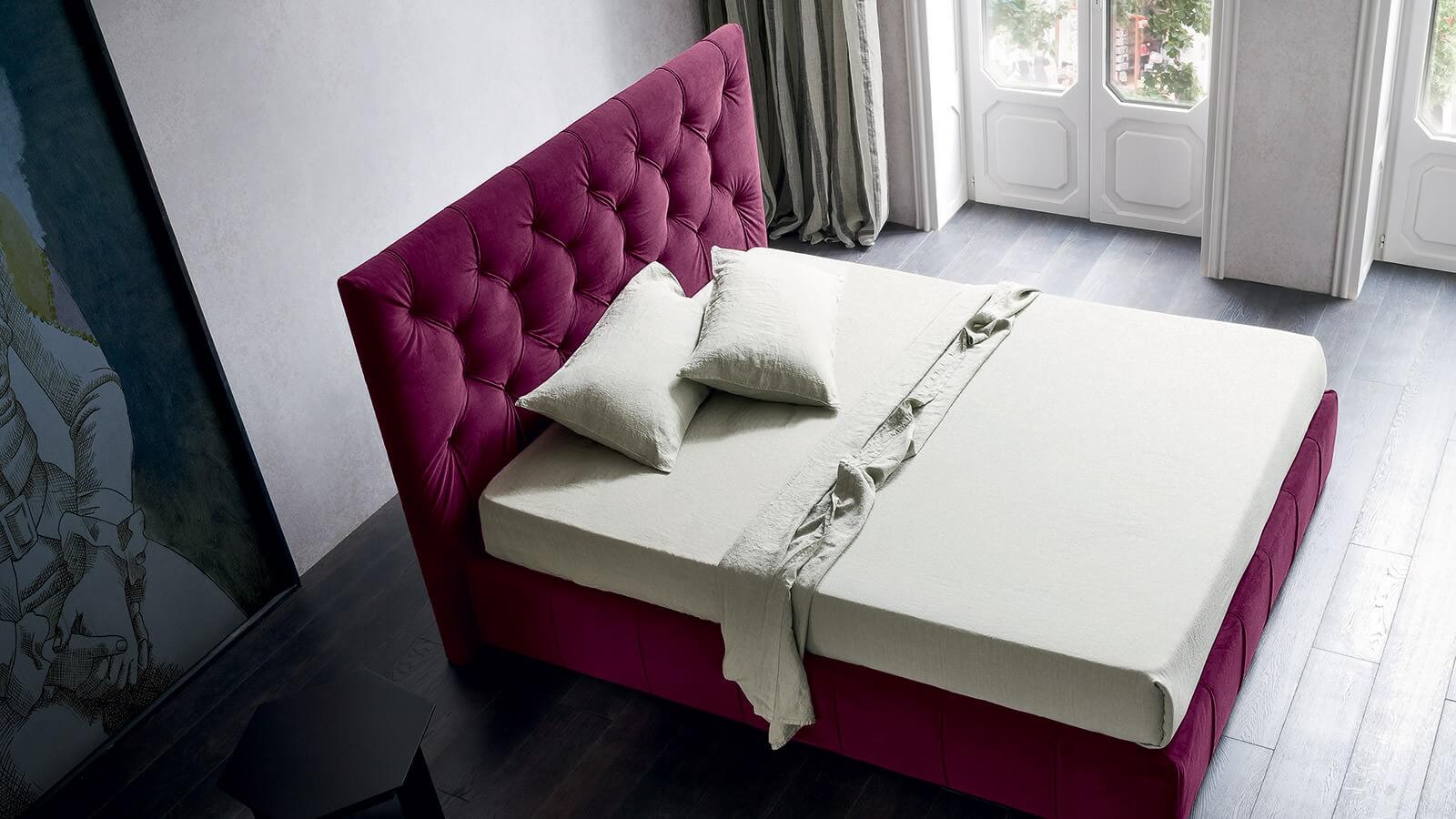 Letto contenitore testata imbottita 2 cuscini George Felis